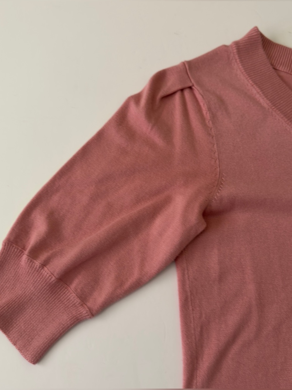 DKNY Women’s Size XS Pink V Neck Half Sleeve Puff Sleeve Pullover Sweater NWT - Picture 5 of 7